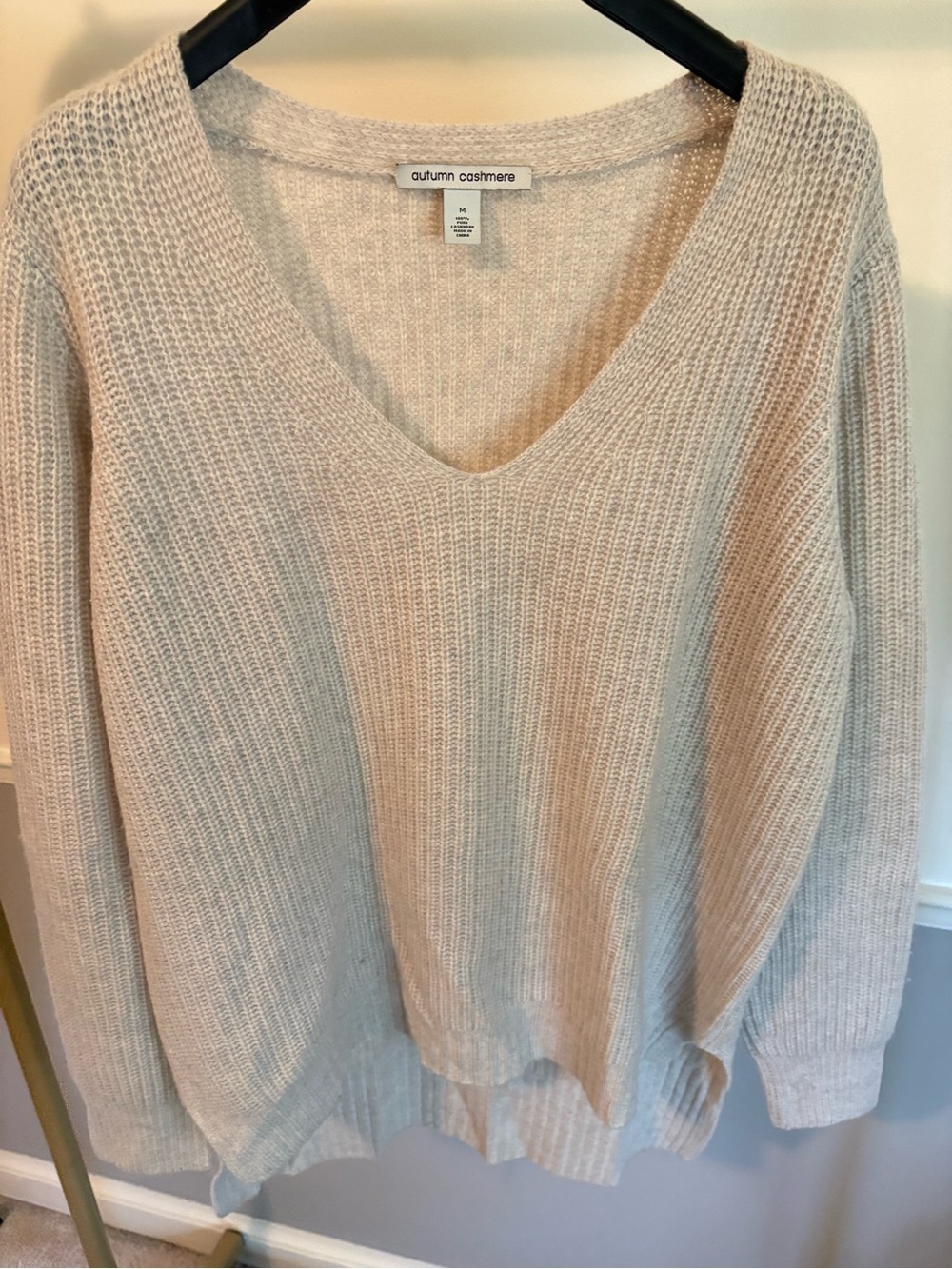 Autumn Cashmere Soft Cream V-Neck Knit Sweater